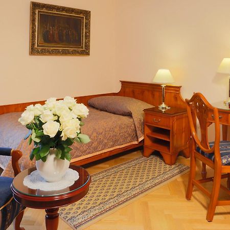 Bristol Vila Tereza Κάρλοβι Βάρι Εξωτερικό φωτογραφία