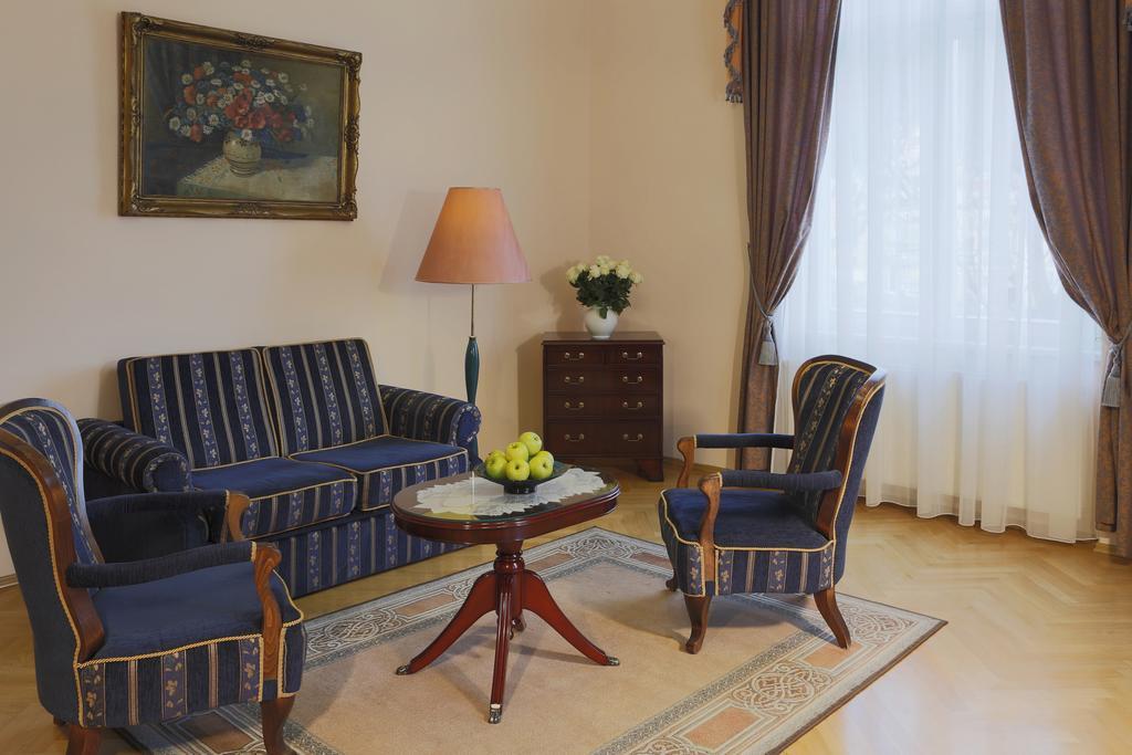 Bristol Vila Tereza Κάρλοβι Βάρι Δωμάτιο φωτογραφία